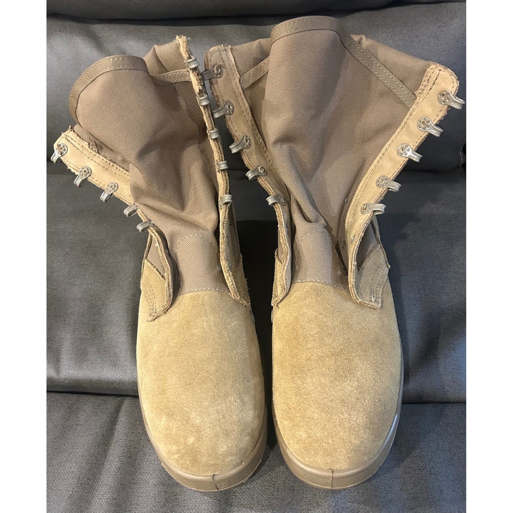 US Army Combat Boots Coyote Brown like new, Vibram Sole 9R SPE1C1-17-D-1004